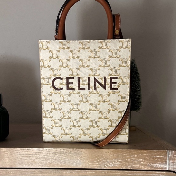 MINI VERTICAL CABAS IN TRIOMPHE CANVAS AND CALFSKIN WITH CELINE PRINT - Picture 2 of 3